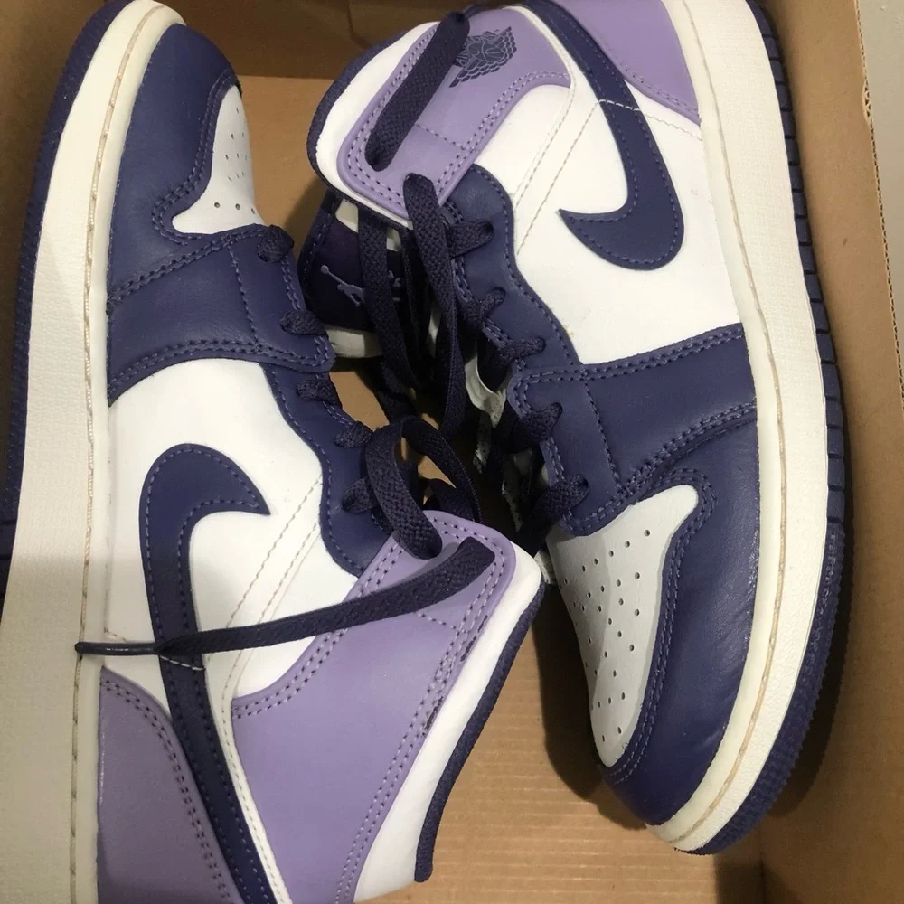 Nike Kids' Air Jordan 1 Mid - Purple & White